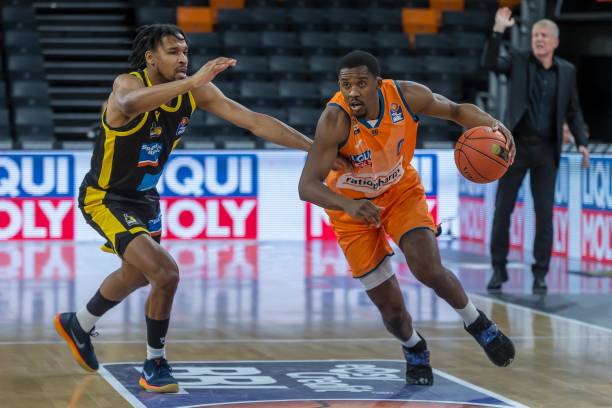 段的巴萨而 段的巴萨而