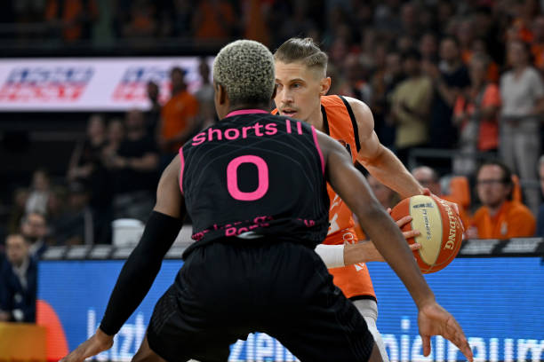 期资源争夺 期资源争夺